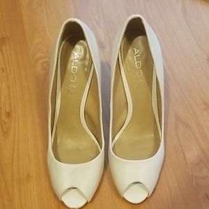 Aldo peep toe pumps